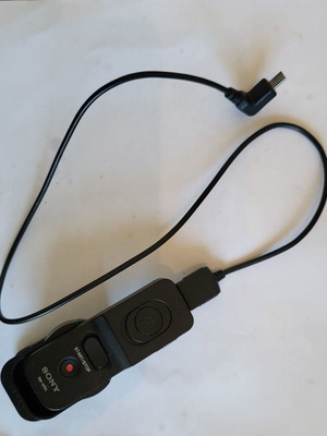 Sony RM-VPR1 remote control like new with multi-use cable