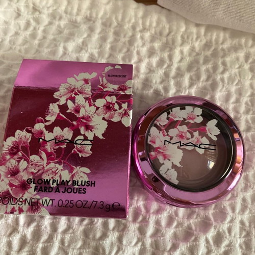 Mac Glow Play Blush new, shade Flowerescent