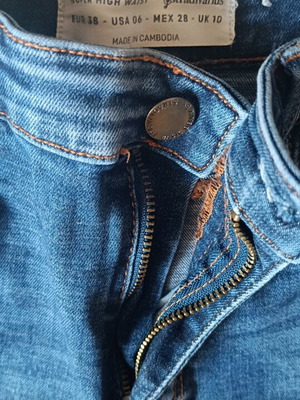 Stradivarius Super High Waist skinny jeans like new, size 38 blue