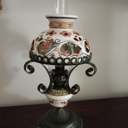Rustic table lamp like new, ceramic with porcelain coating and iron base