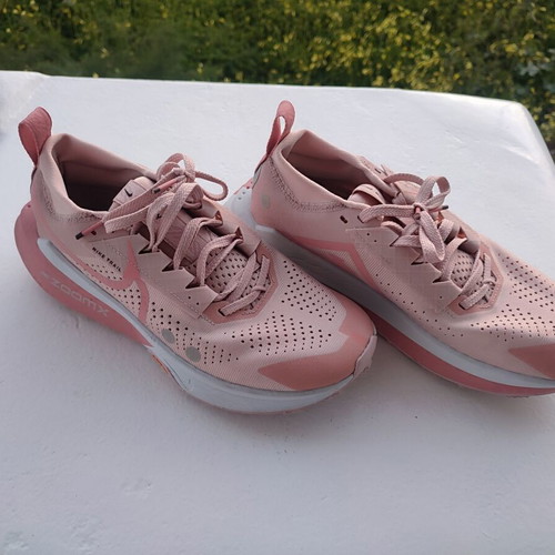 Nike ZoomX Zegama Trail 2 size 40 new pink sports shoes