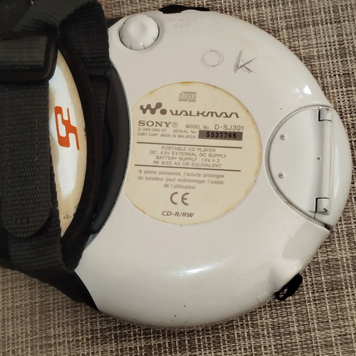 Sony Walkman D-SJ301 CD player S2 G, working