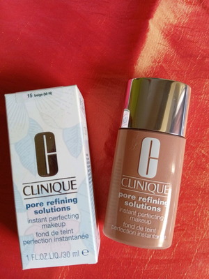 Clinique Pore Refining Solutions Makeup Beige new