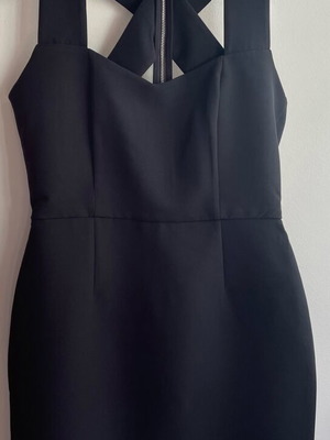 Γυναικείο στενό φόρεμα Zara σαν καινούργιο, μαύρο, μέγεθος S