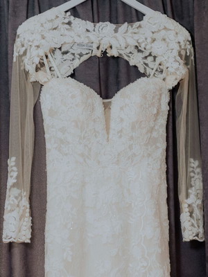 Rosa Clara Wedding Dress like new, detachable sleeves, ivory
