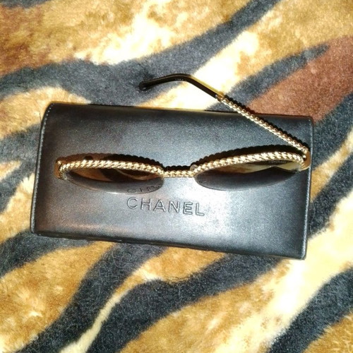 Chanel γυαλιά ηλίου μεταχειρισμένα με σπασμένο πιαστράκι και γρατσουνιές