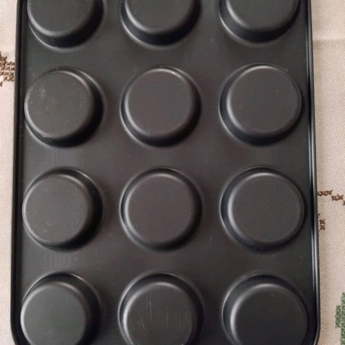 Pastry baking tray like new, 12 cups, 26×38 cm