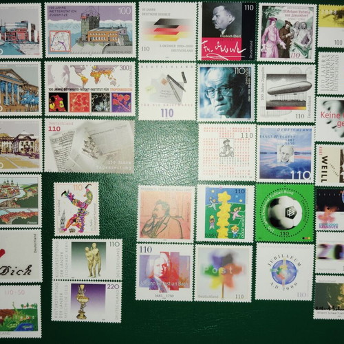 Germany 2000 stamps, 32 unsealed sets new
