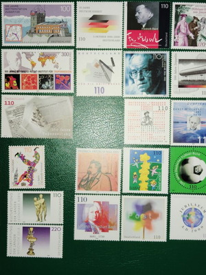 Germany 2000 stamps, 32 unsealed sets new