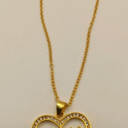 Mama heart necklace