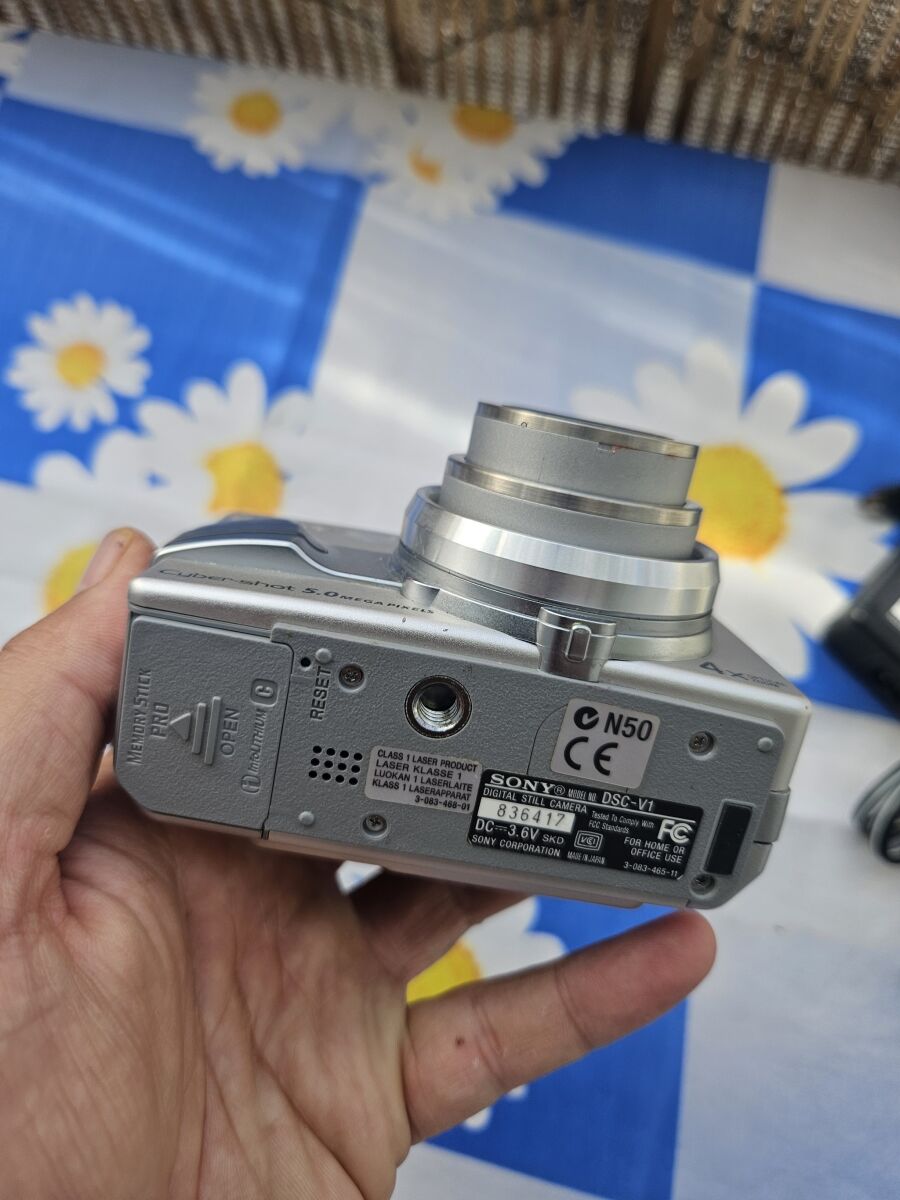 Sony Cyber-shot DSC-V1 Digital Camera… - € 65,00 - Vendora.cy