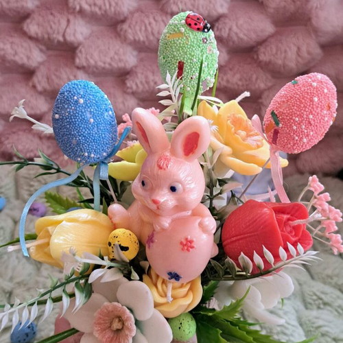Easter arrangement new, soy wax with artificial flowers and eggs