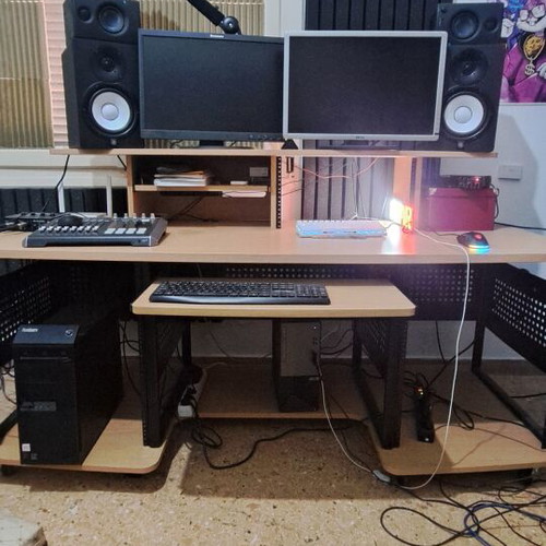 Studio Producer Station Desk like new