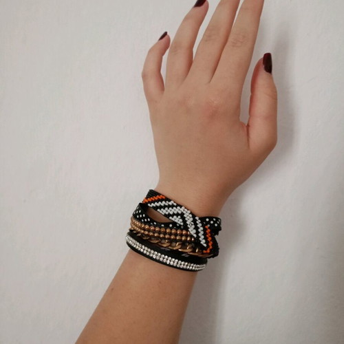 Boho bracelet with magnet like new, multicolor and silver