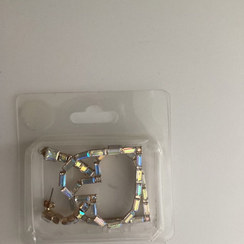 Zara heart-shaped dangling earrings like new with color-changing stones