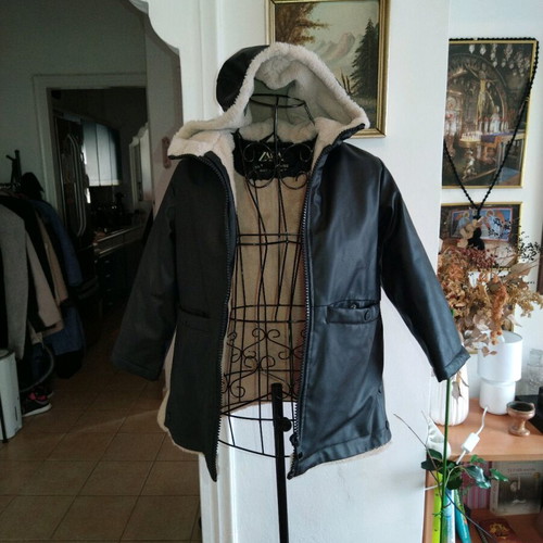 Zara kids jacket like new, black leatherette with synthetic fur