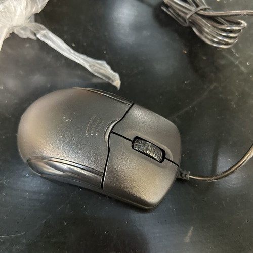 Wired mouse with scroll wheel, new, pack of 5