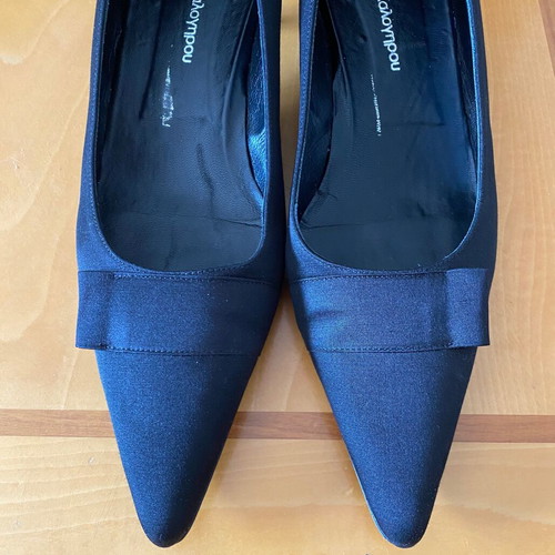 Satin black Kalogirou pumps like new, size 38.5