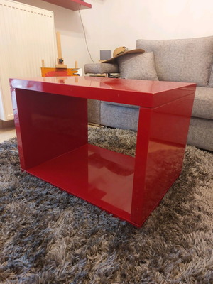 Composition with versatile bookshelf and table like new