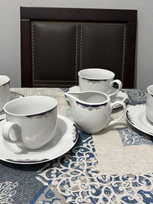 Set of Cups with Saucers like new