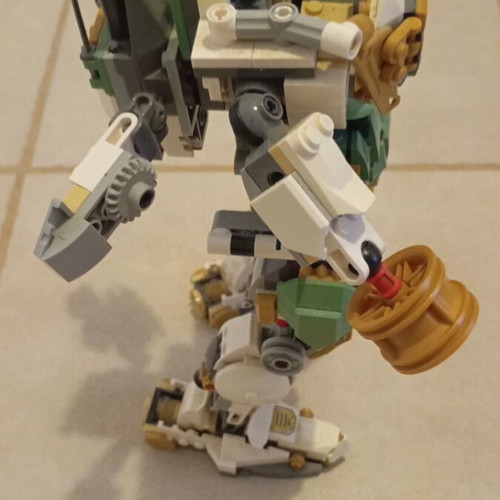 LEGO Ninjago Lloyd's Titan Mech set 70676, white and green robot