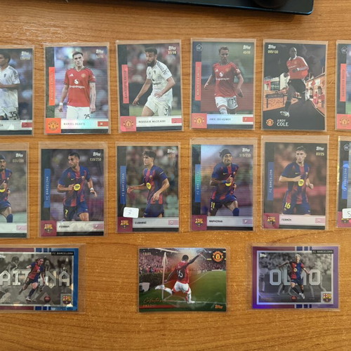 Topps numbered cards from Manchester United and Barcelona sets, 15 pcs
