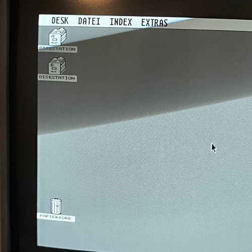 Atari 1040STF computer without screen, German ROM