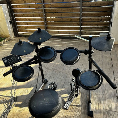 Electric drums used, complete set with rack and stool