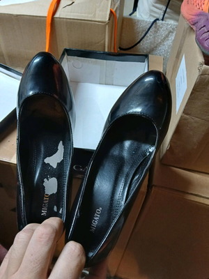 Migato pumps size 40 like new, black