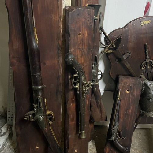 Decorative antique weapons used on wood set