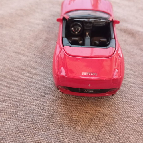 Ferrari California model car Bburago 1:43 scale like new
