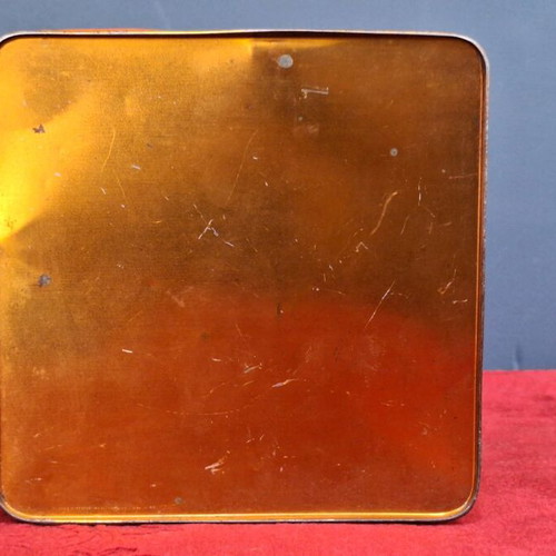 Iris chocolate tin used, collectible metal box