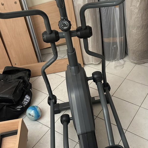 Cloud elliptical fitness machine