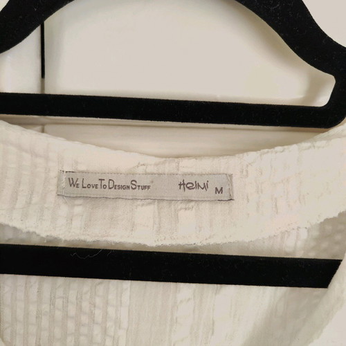 White Helmi blouse like new with V-neck and peplum hem