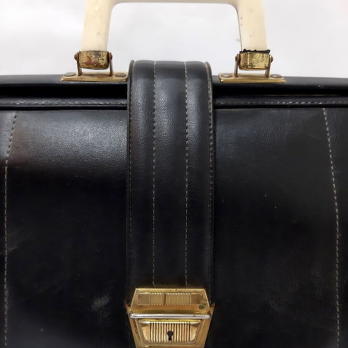 Original Doctor Bag from the 1950s in like new condition