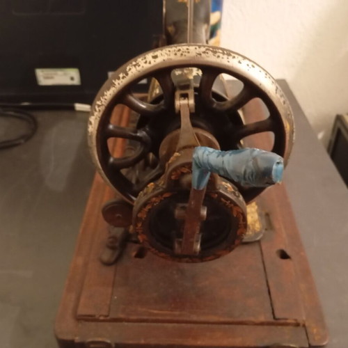 Vintage Singer sewing machine used