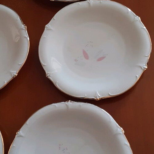 Porcelain plates Schumann Bavaria Germany set of 8 like new