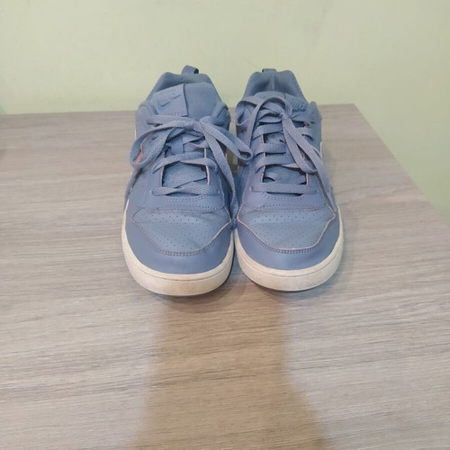 Nike athletic shoes used, gray, size 40