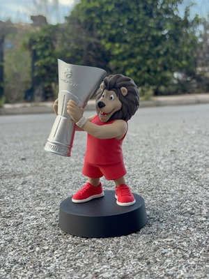 Custom φιγούρα μασκότ Ολυμπιακού με κύπελλο Euroleague καινούργιο