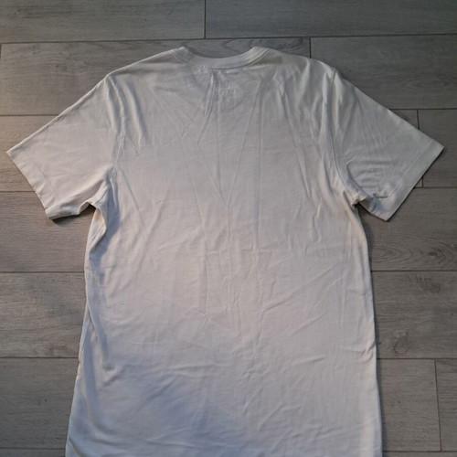 Nike men's white tee medium size like new