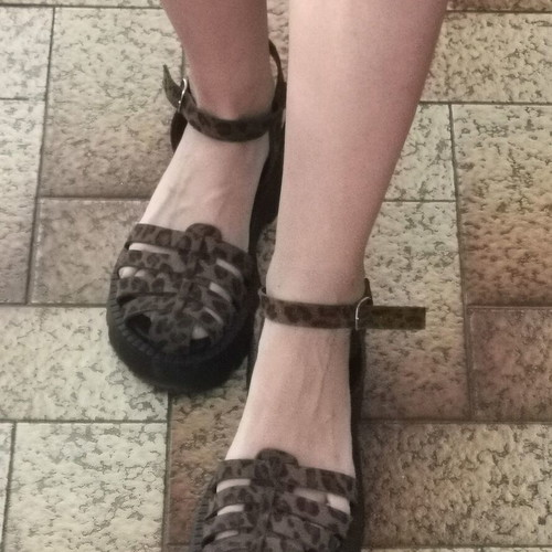 Leather flatform sandals leopard print like new
