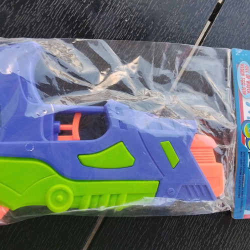 Plastic water gun Squirters type, new