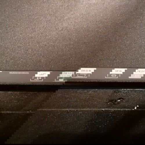 Οθόνη monitor LG 55SM5KE 55 ιντσών σαν καινούργια με τηλεκοντρόλ και βάση τοίχου