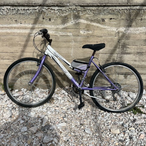 Bicycles used, men's and women's, city type, 26 inch, white