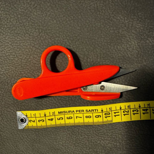 Thread snipping scissors like new