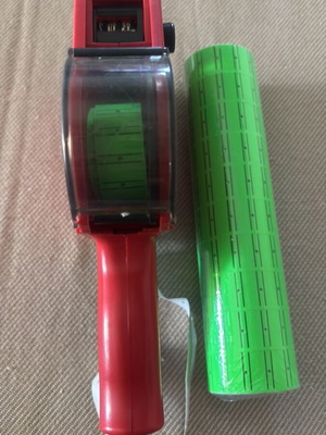 Labeling machine with spare rolls like new