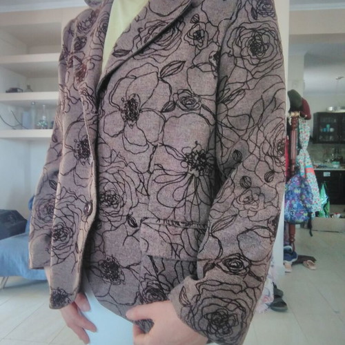Women's brown jacket with pattern like new, size M