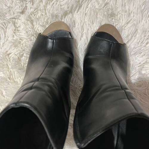 Migato black boots with 10 cm heel like new