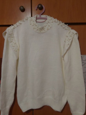 Women's knitted sweater new, white, one size