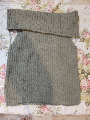 Stradivarius off-shoulder top like new, green, size S